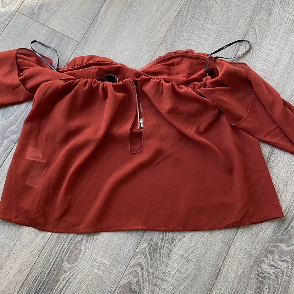 Off the Shoulder Rust colored Top - Picture 8 of 10
